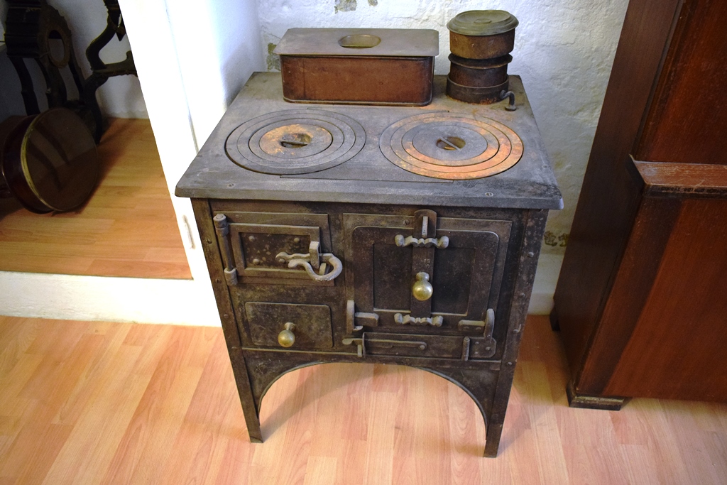 Cuisinière ancienne en fonte